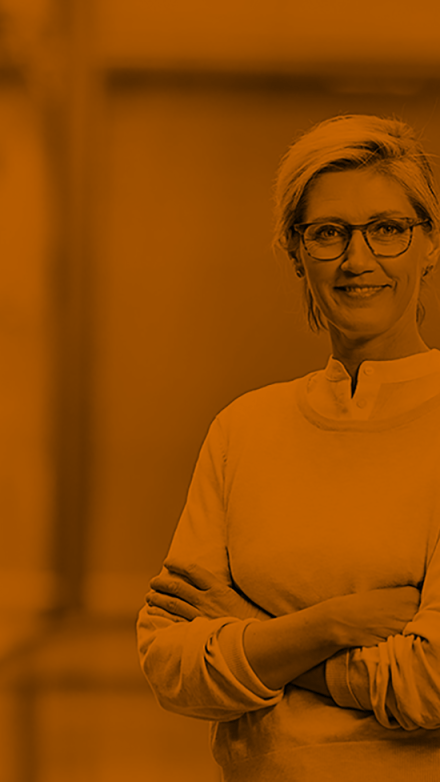 Beierholm kontakt os - orange højformat