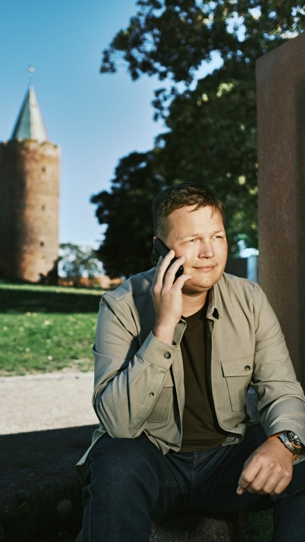 Beierholm-Livet-som-partner-Frederik-Harvest-977x1737.jpg