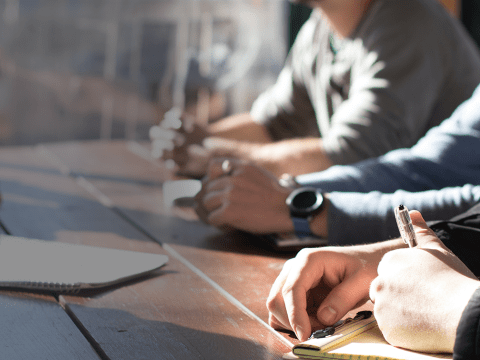 Beierholm mennesker i møde - HERO